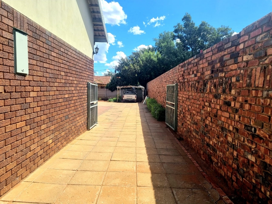 3 Bedroom Property for Sale in Hillcrest Northern Cape